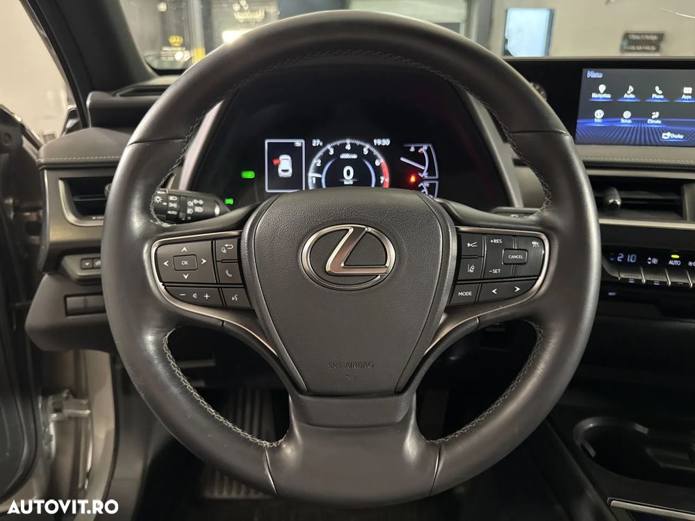 Lexus UX - 17