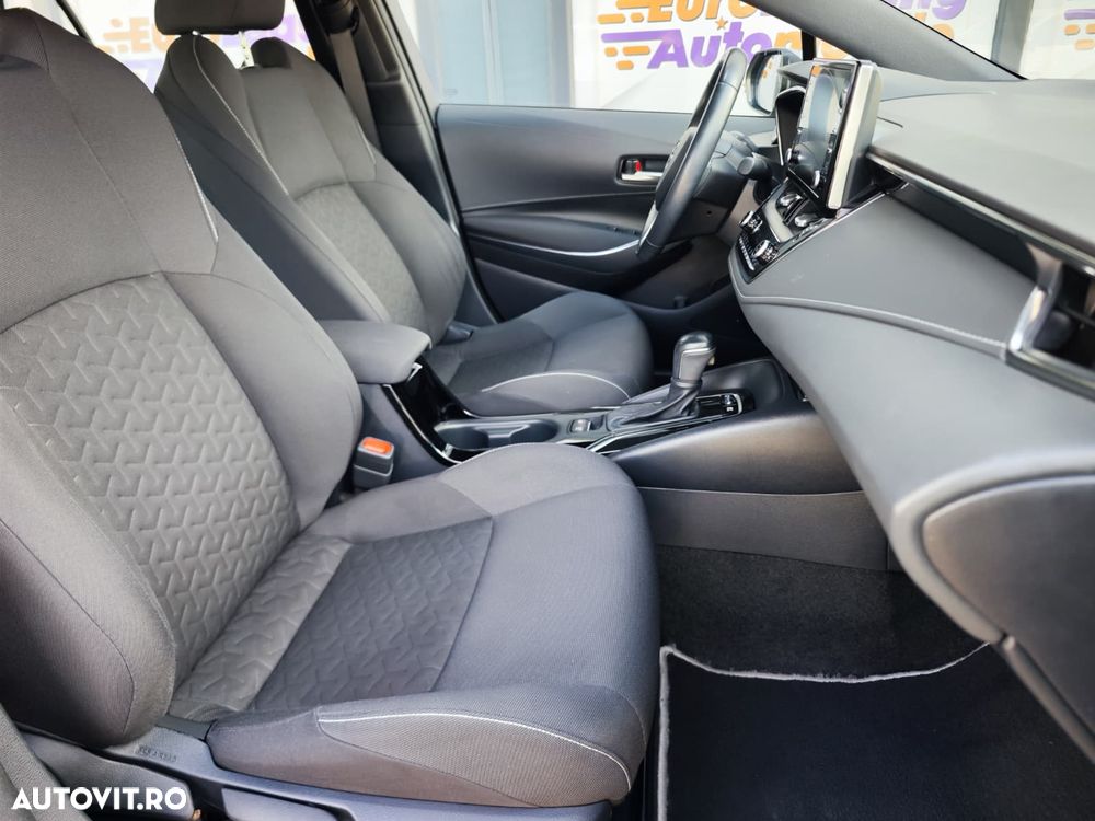 Toyota Corolla 1.8 HSD Business - 19