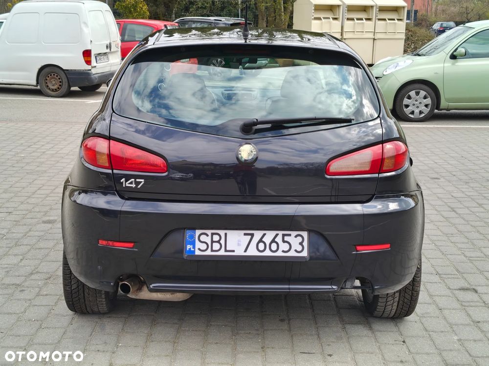 Alfa Romeo 147 1.9 JTD 16V Black Line - 18