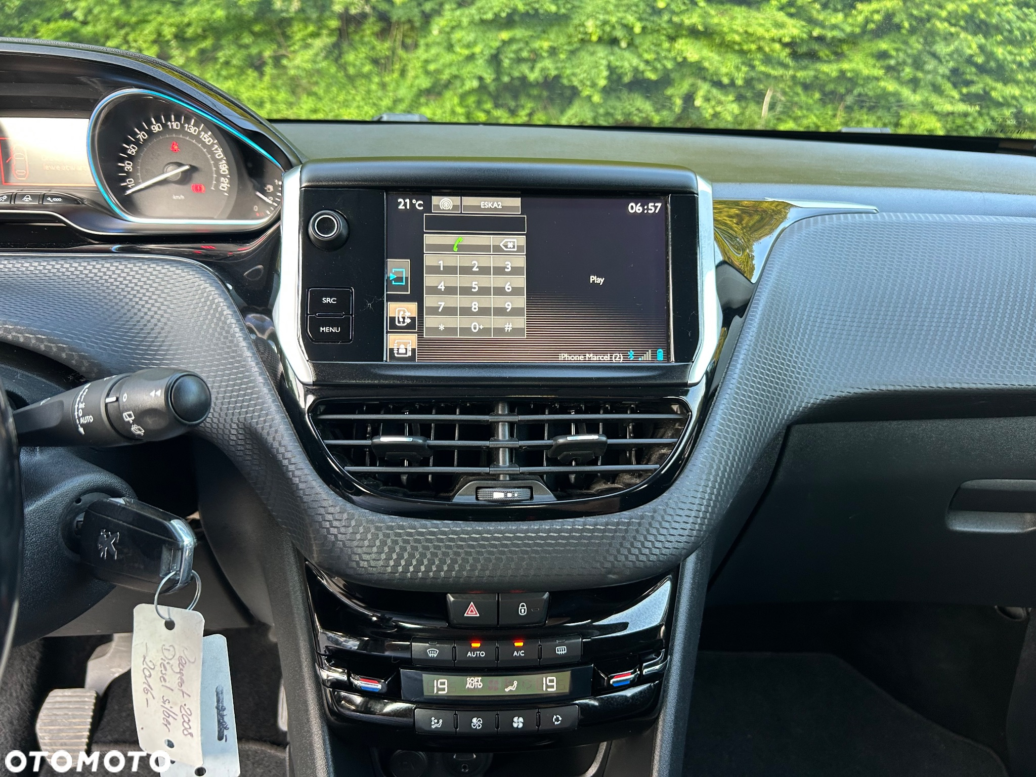 Peugeot 2008 1.6 BlueHDi Allure S&S - 22