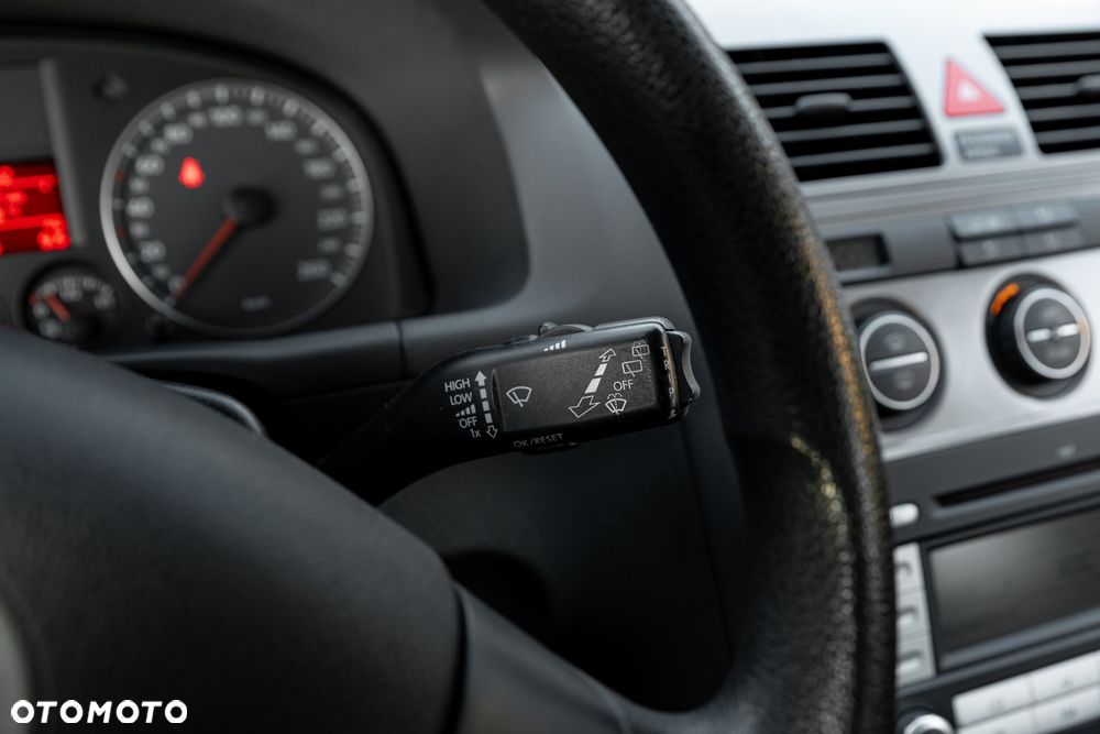 Volkswagen Touran 1.6 - 32