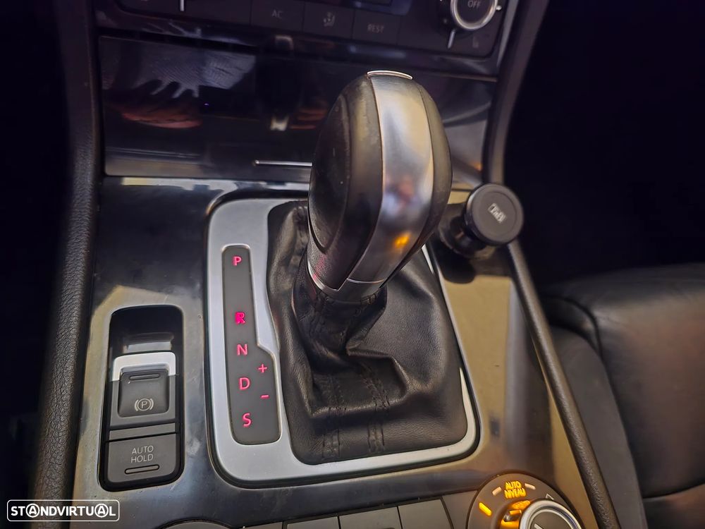 VW Touareg 3.0 V6 TDI Blue Motion DPF Auto Exclusive - 23