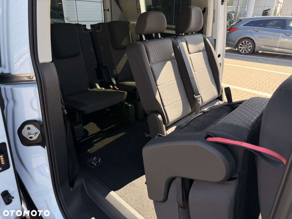 Ford Tourneo Connect Grand - 22