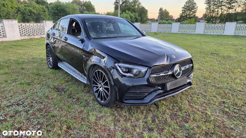 Mercedes-Benz GLC 300 d 4Matic 9G-TRONIC AMG Line - 4