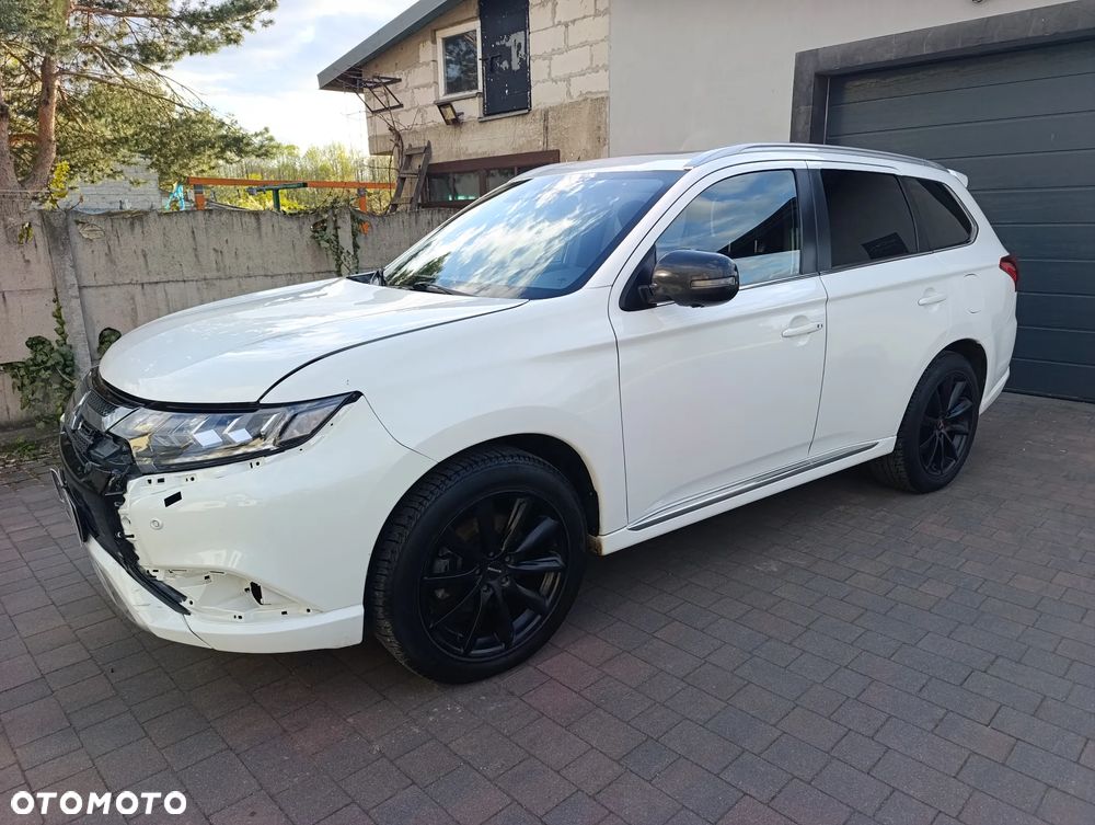 Mitsubishi Outlander 2.4 4WD Diamant+ - 2