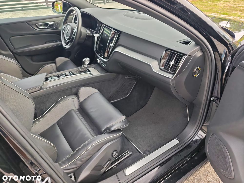 Volvo V60 T4 Geartronic R-Design - 11