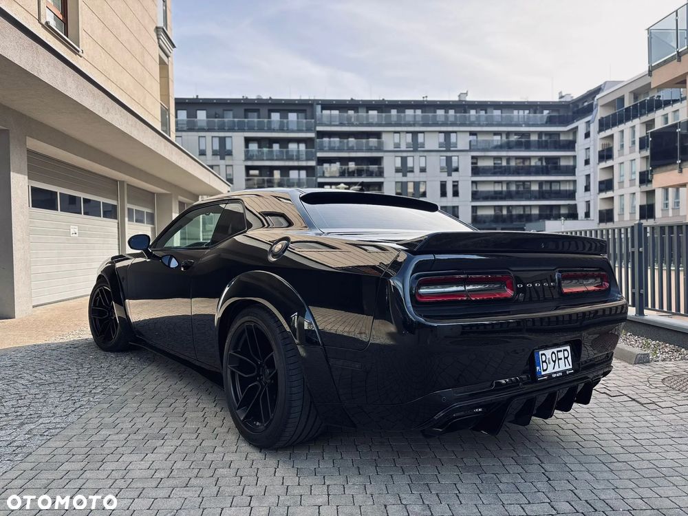Dodge Challenger - 9