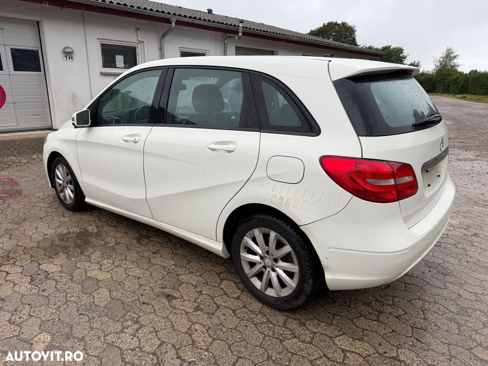 Mercedes-Benz B 180 - 5