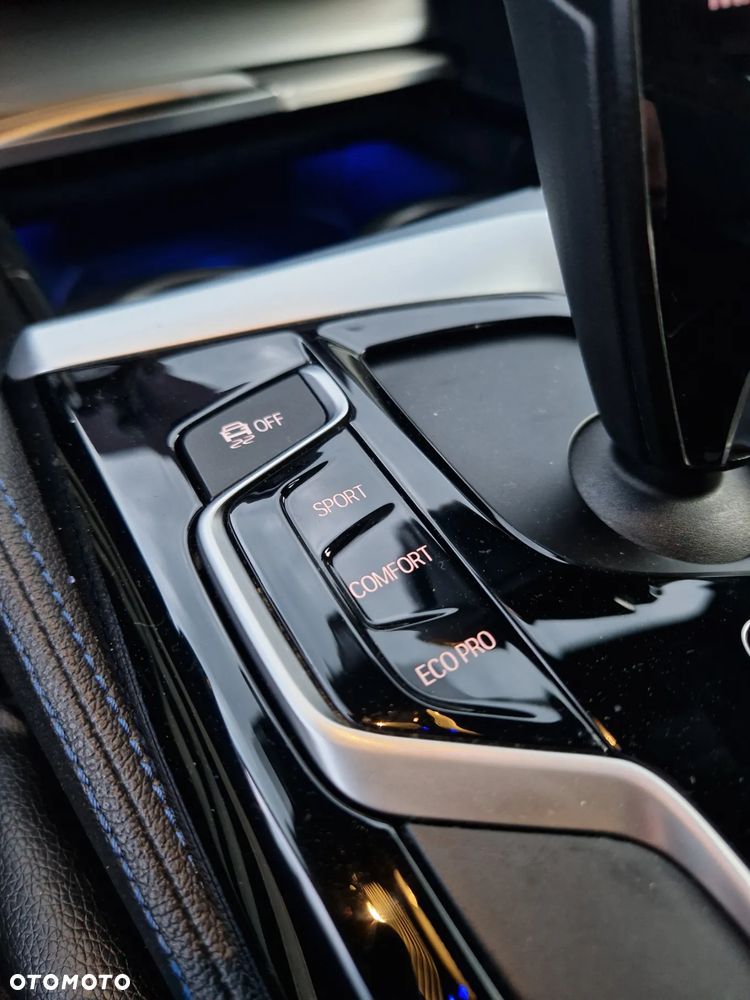 BMW Seria 5 520i GPF M Sport sport - 23