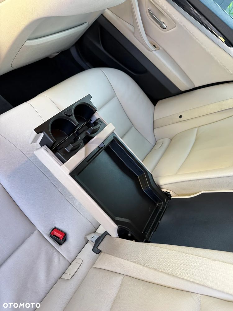 BMW Seria 5 520d - 13