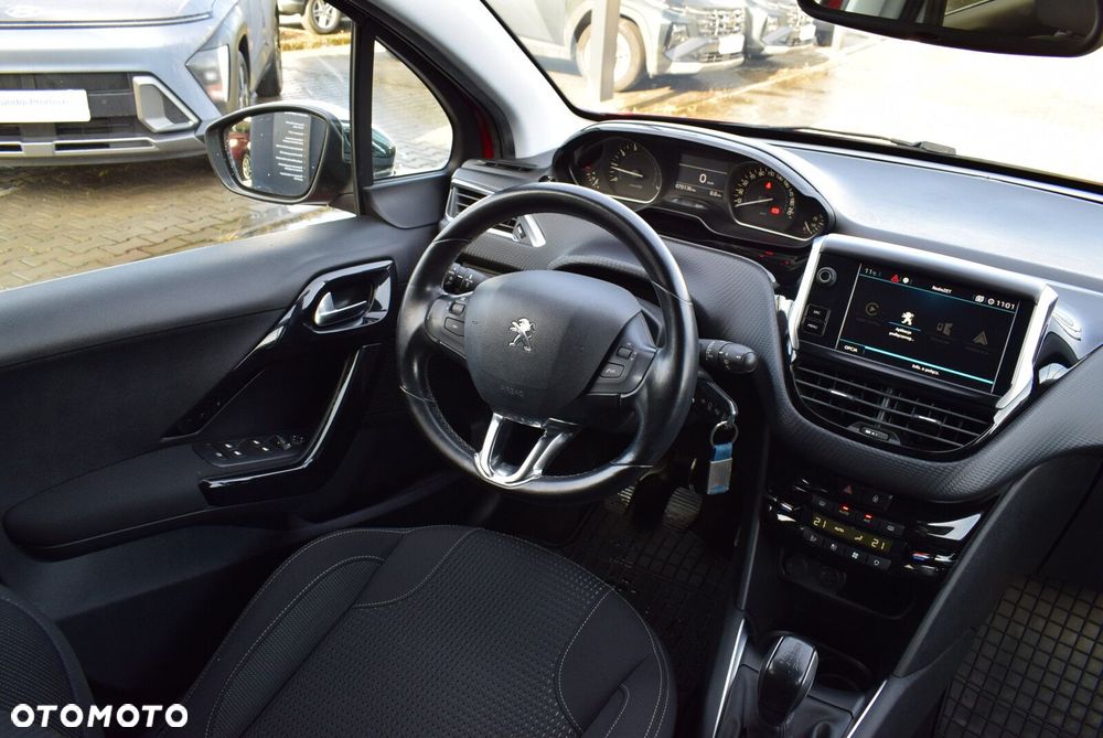 Peugeot 208 - 16