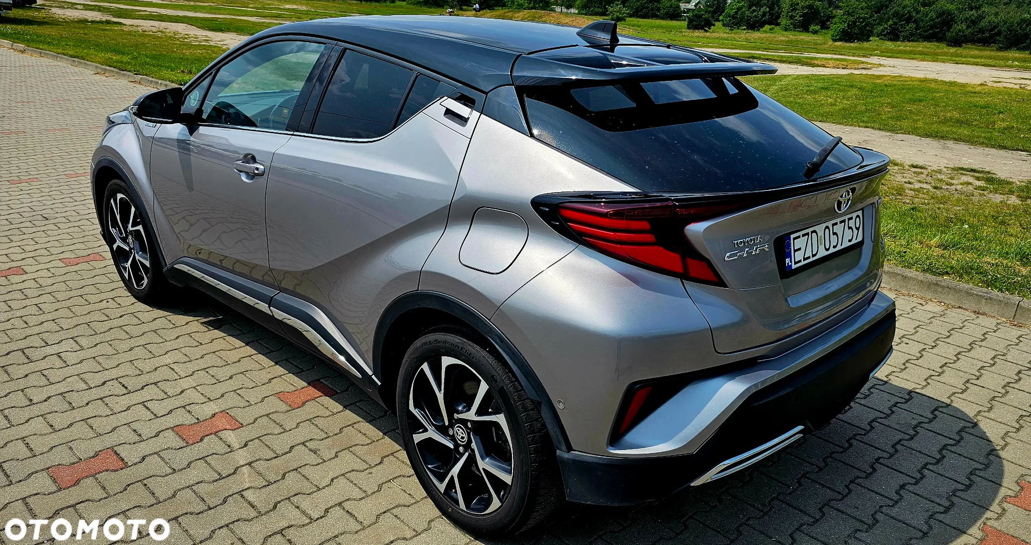 Toyota C-HR 2.0 Hybrid Black Edition - 4