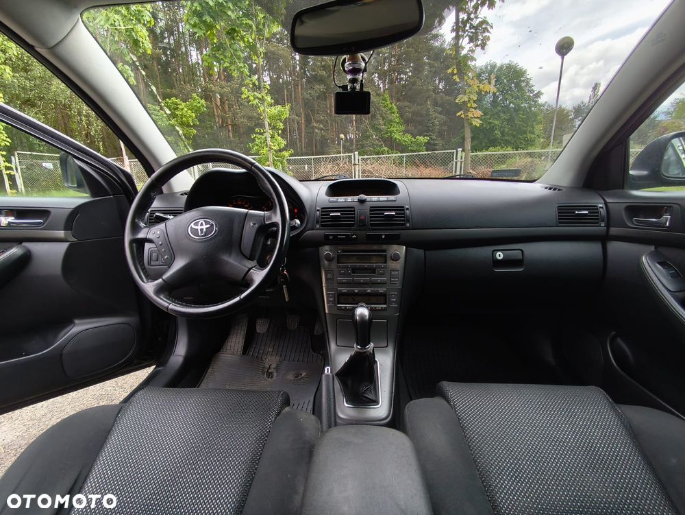 Toyota Avensis - 6