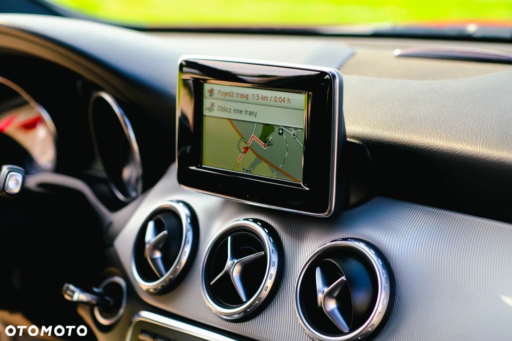 Mercedes-Benz GLA 200 7G-DCT Urban - 26