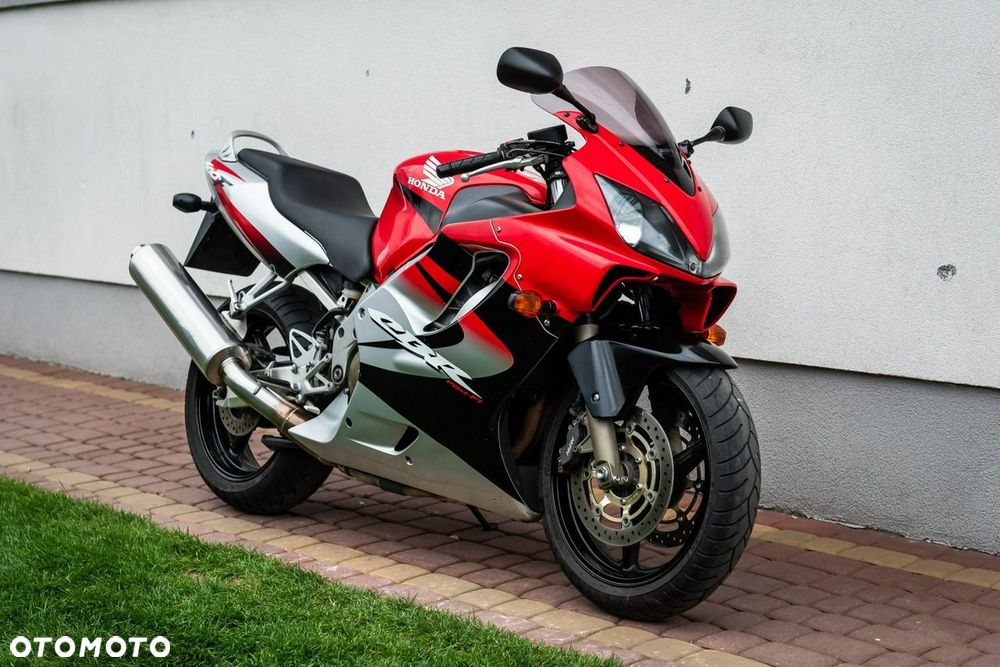 Honda CBR - 1