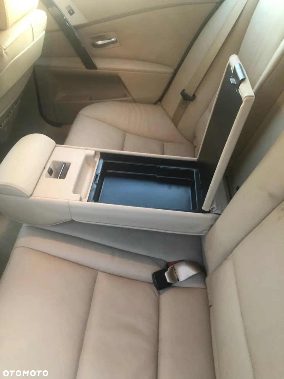 BMW Seria 5 545i - 11