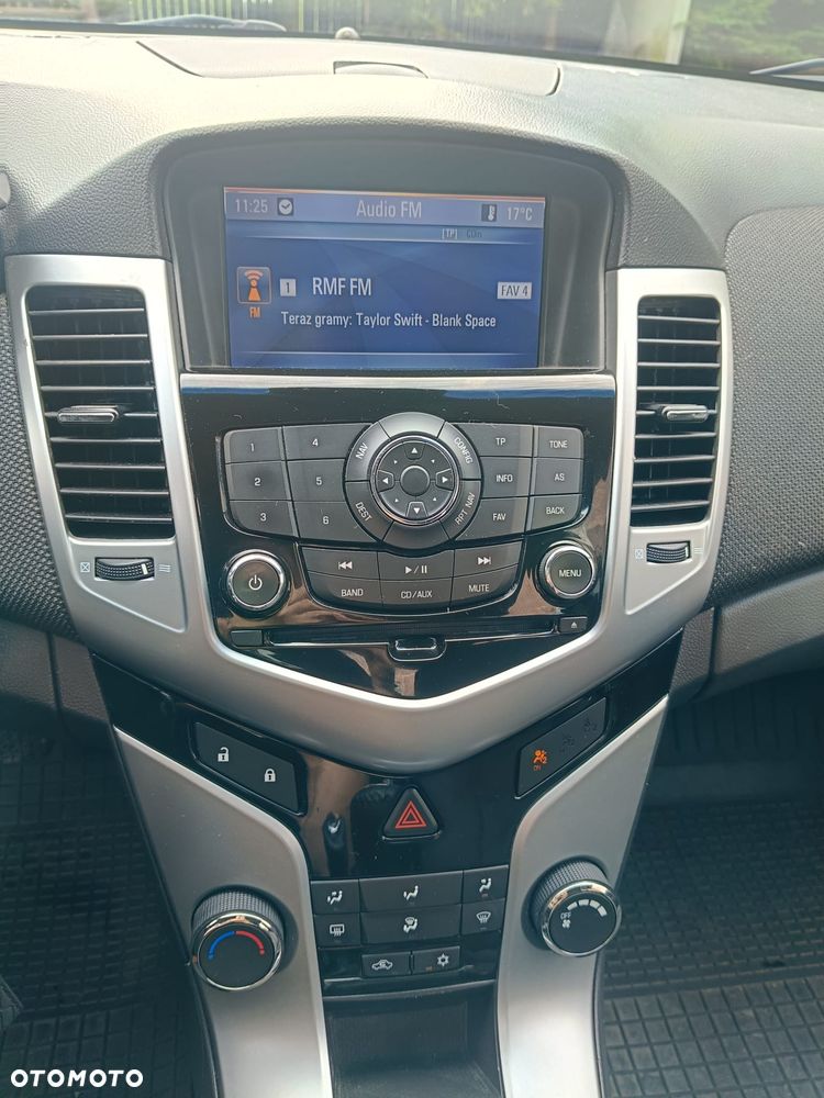 Chevrolet Cruze 1.8 LT+ - 13