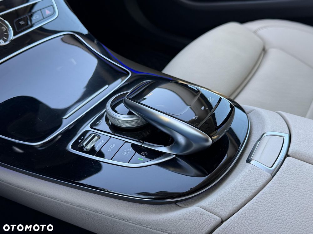 Mercedes-Benz Klasa E 220 d 9G-TRONIC - 9