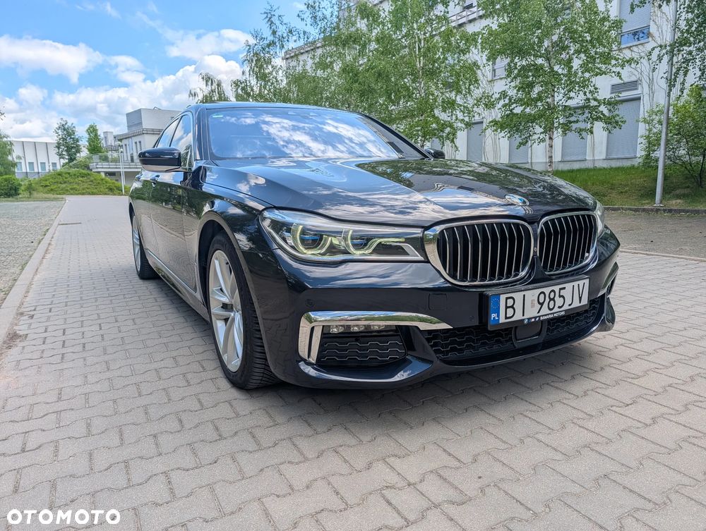 BMW Seria 7 740i - 5