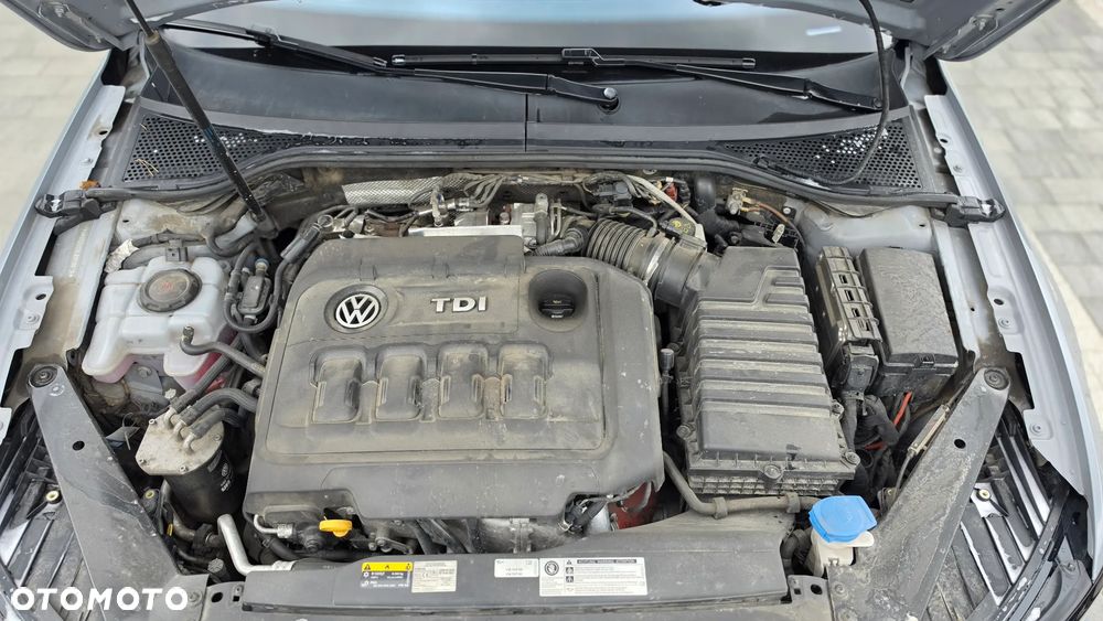 Volkswagen Passat - 11