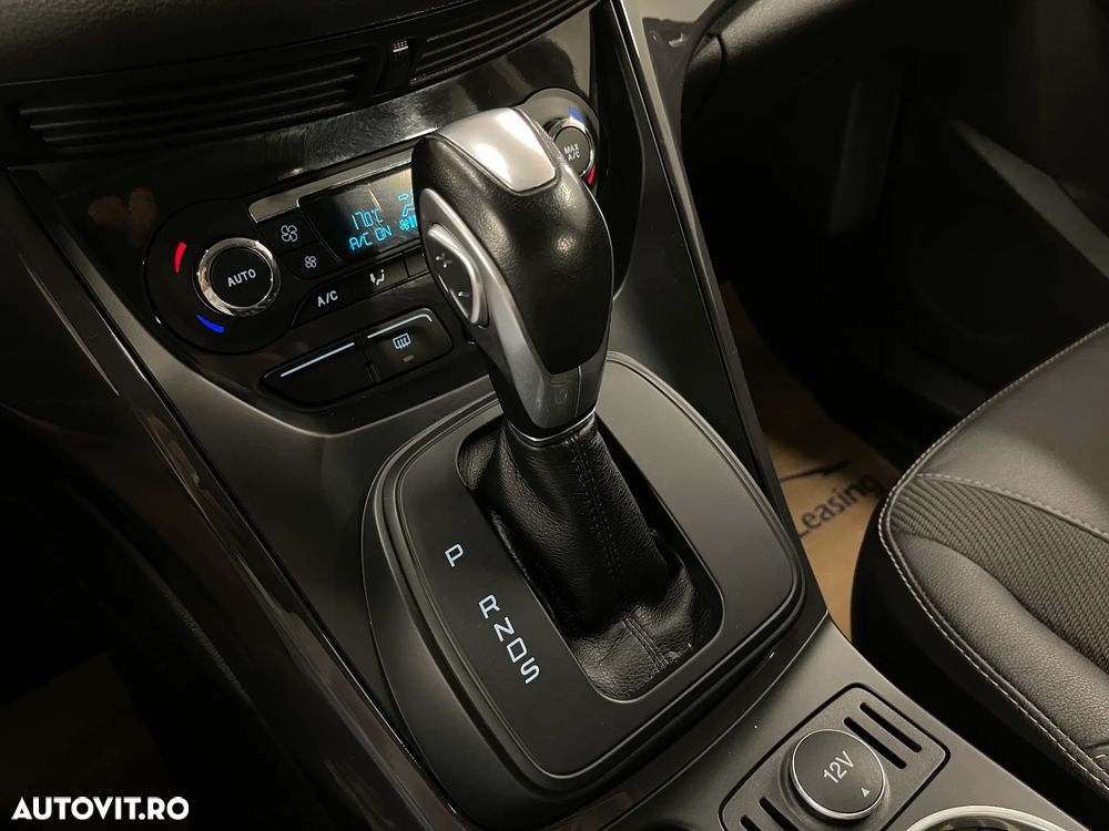 Ford Kuga 2.0 TDCi 4WD Powershift Titanium - 24