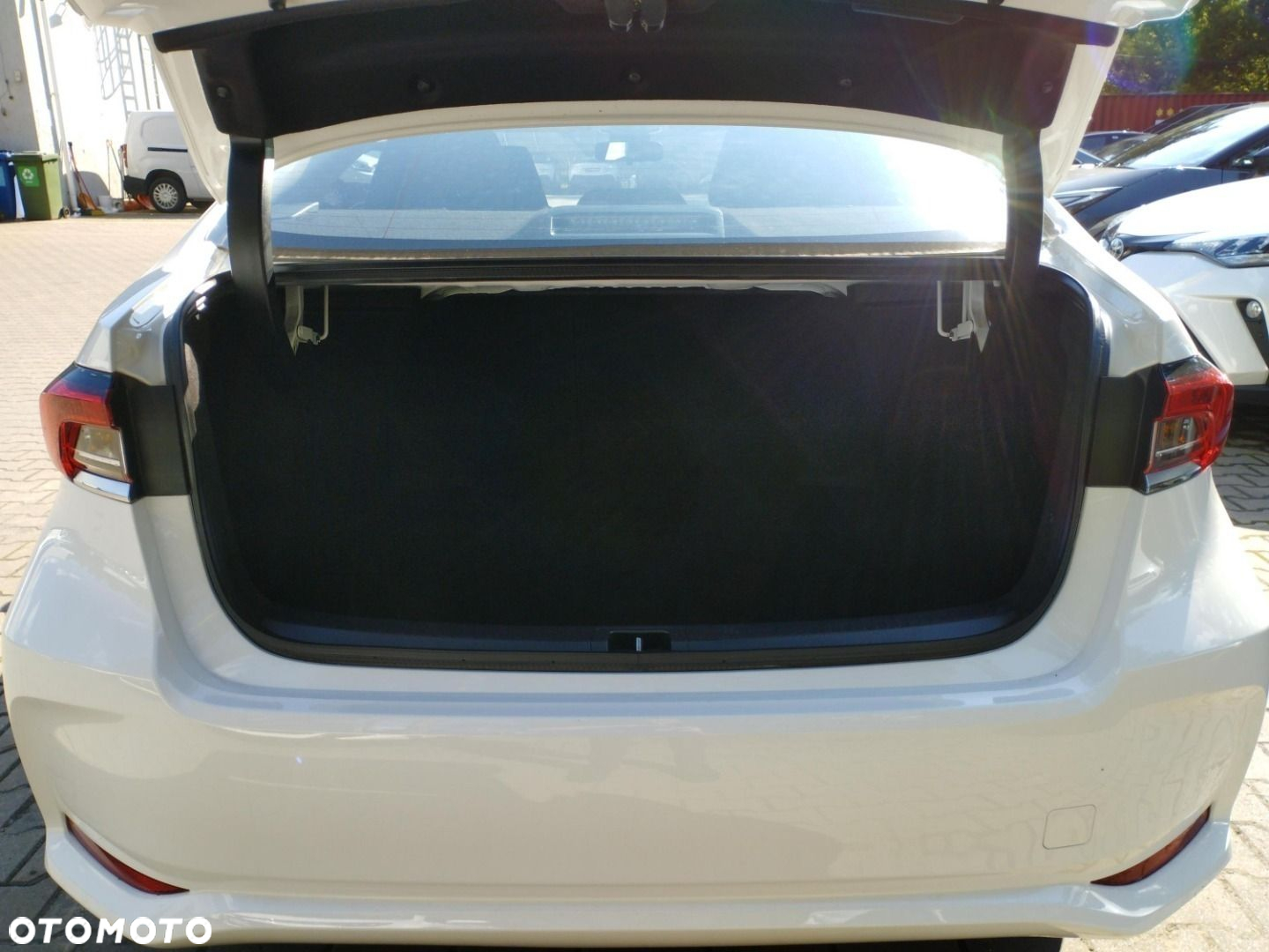 Toyota Corolla - 23