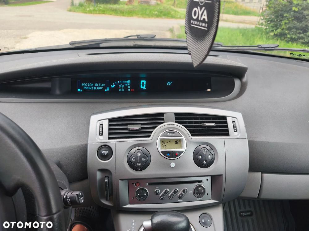 Renault Scenic 2.0 16V Privilege - 11