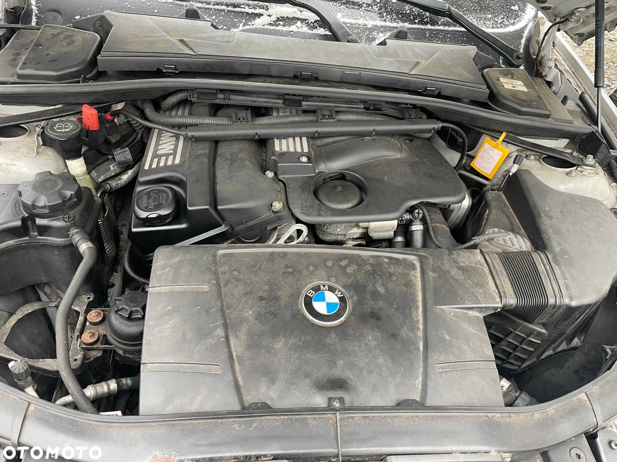 BMW Seria 3 320i Touring - 9