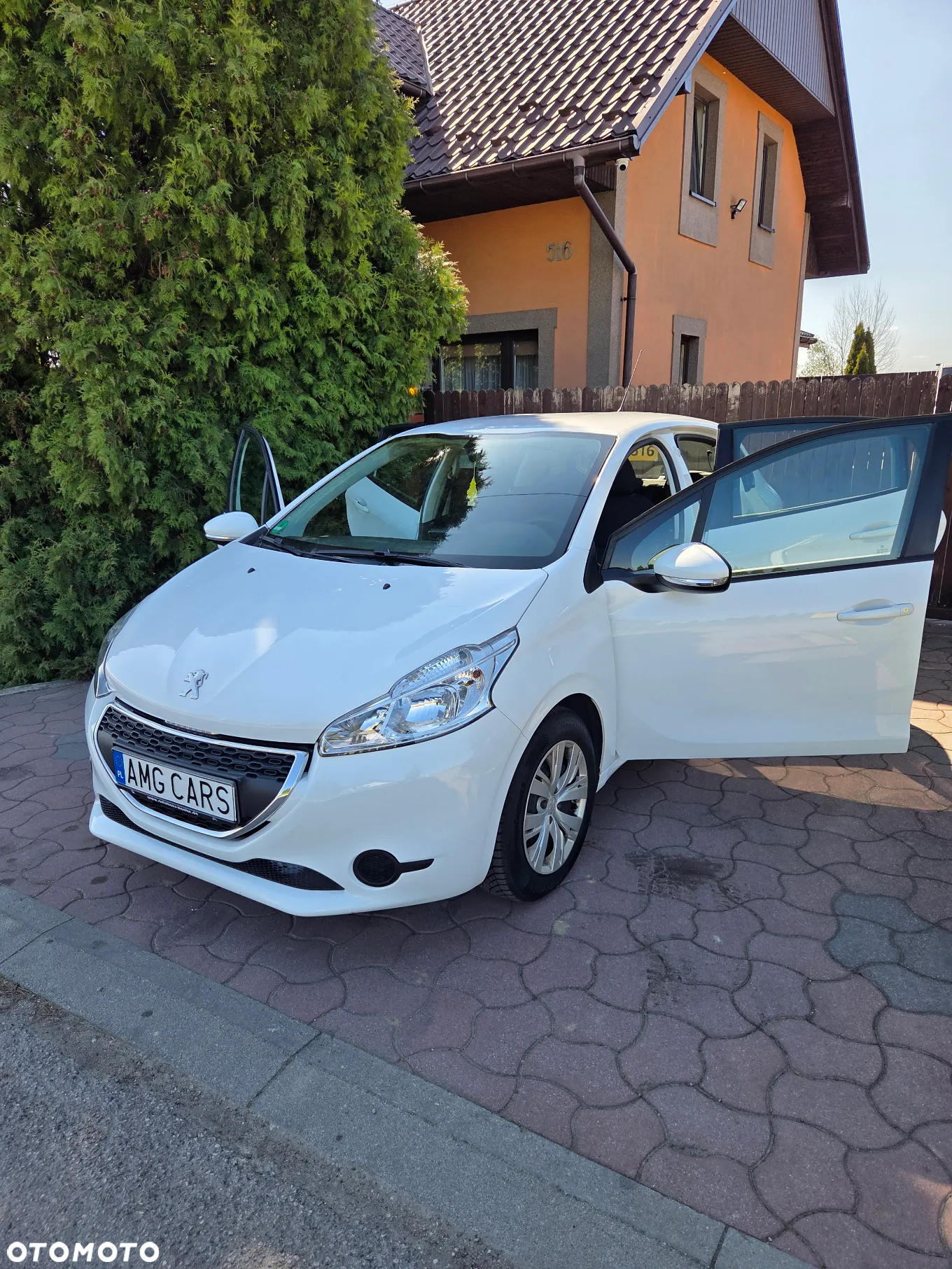 Peugeot 208 - 24