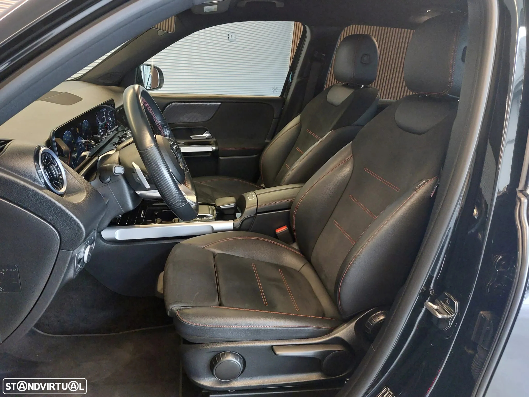 Mercedes-Benz GLB 200 AMG Line - 12