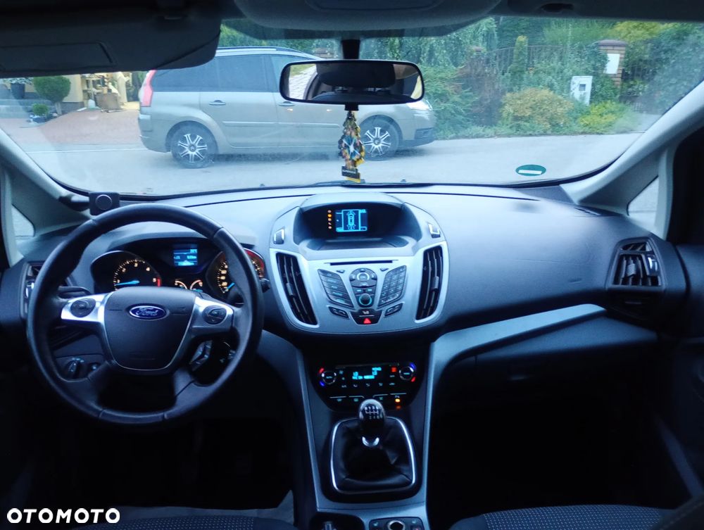 Ford Grand C-MAX - 23