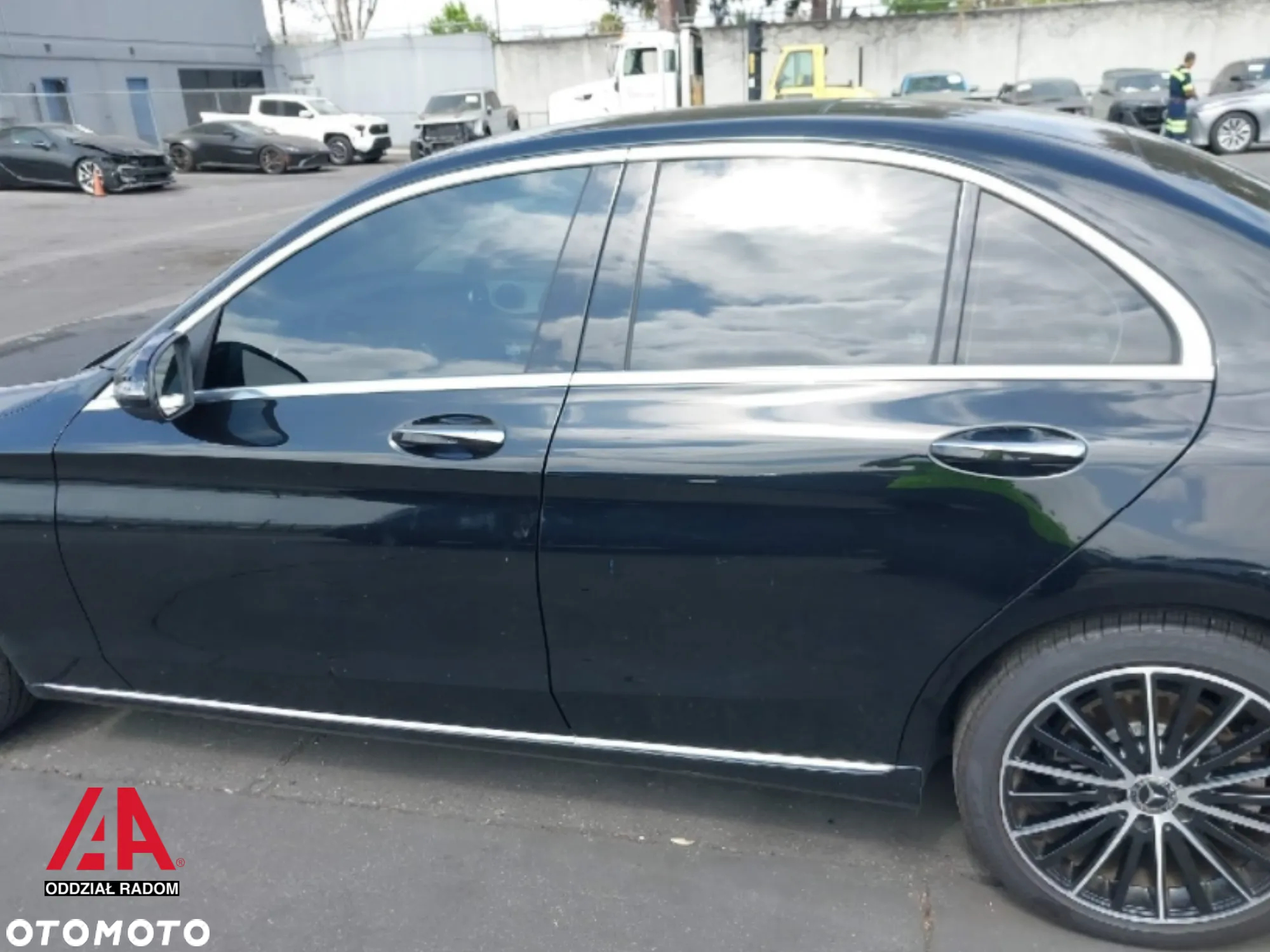 Mercedes-Benz Klasa C 300 9G-TRONIC - 8