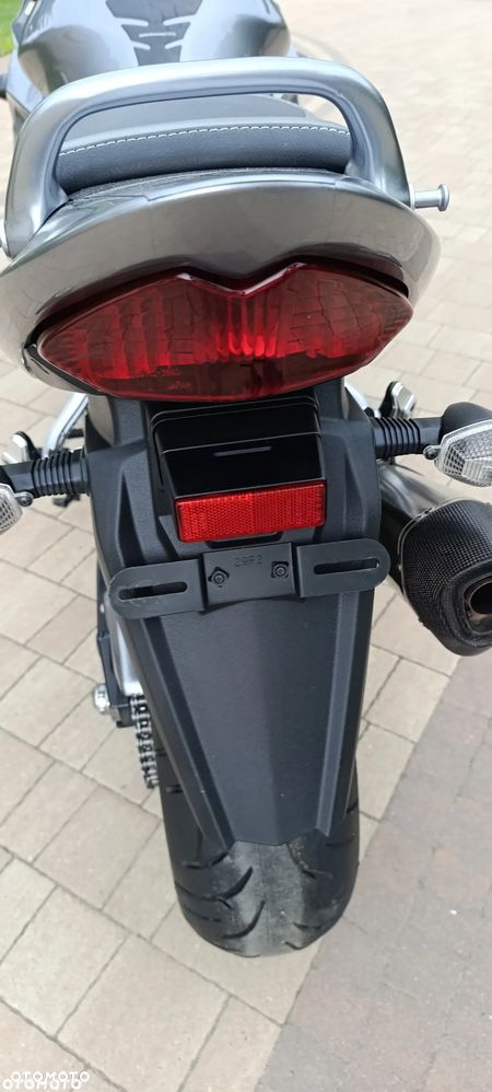 Suzuki GSX - 32