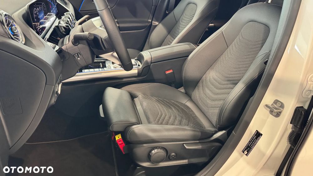 Mercedes-Benz GLA 200 mHEV 7G-DCT - 14