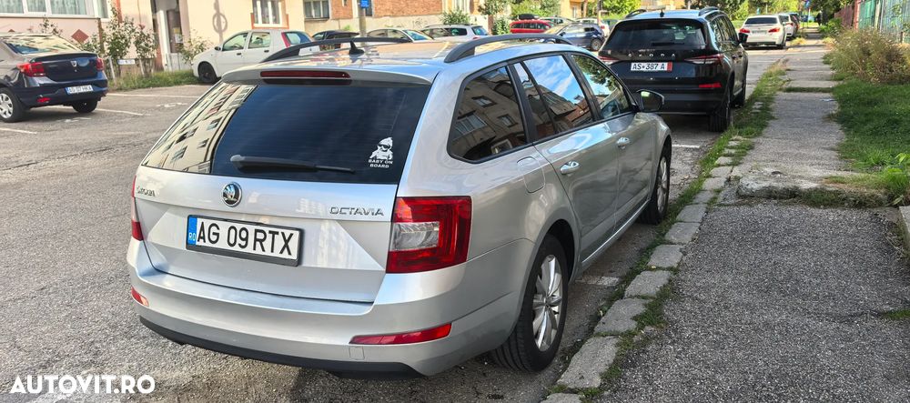 Skoda Octavia 1.6 TDI AMBITION DSG - 3