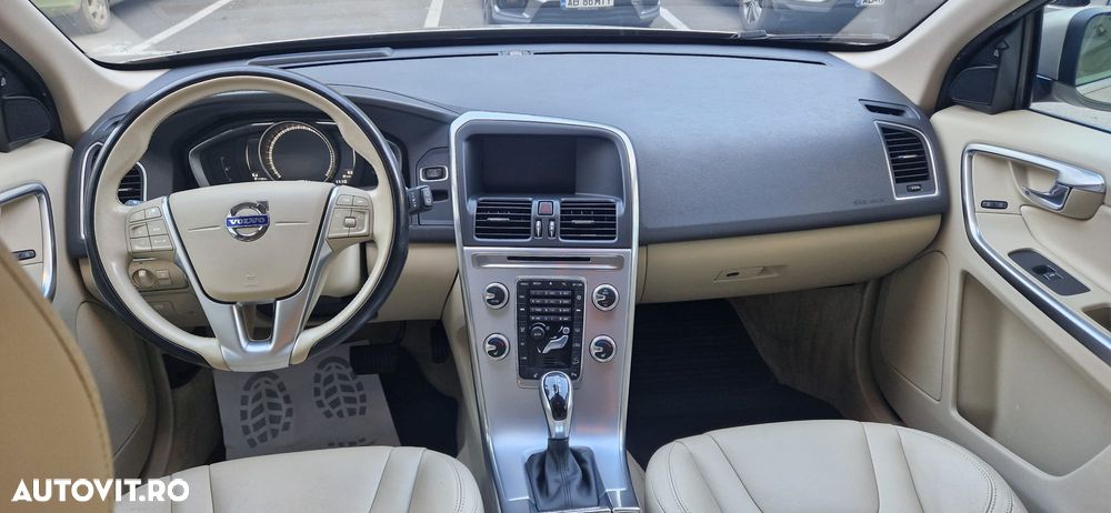 Volvo XC 60 D4 AWD Geartronic Momentum - 2