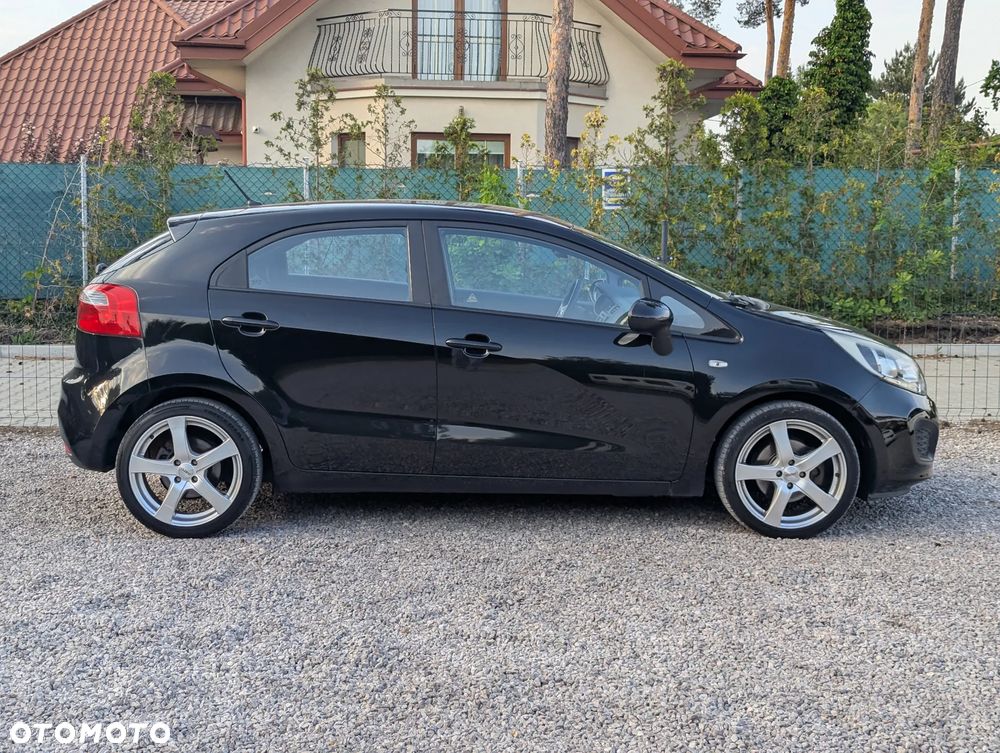 Kia Rio - 8