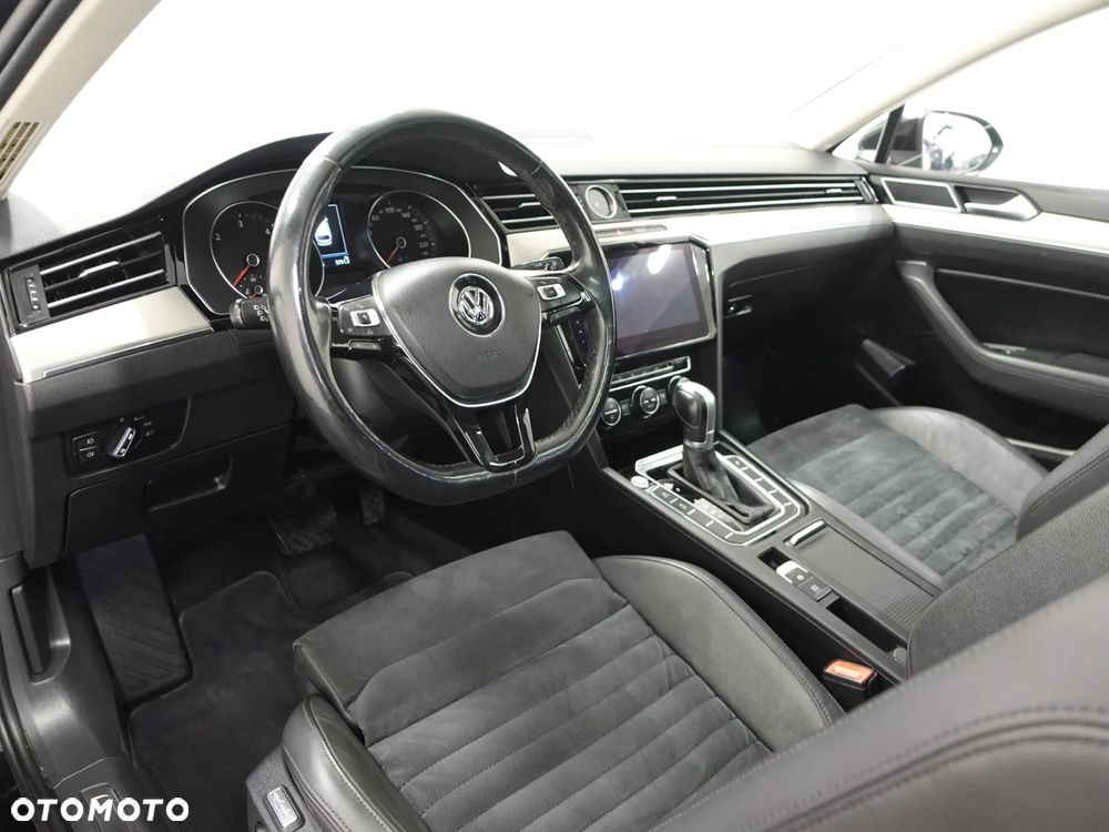 Volkswagen Passat 2.0 TDI SCR DSG Highline - 17