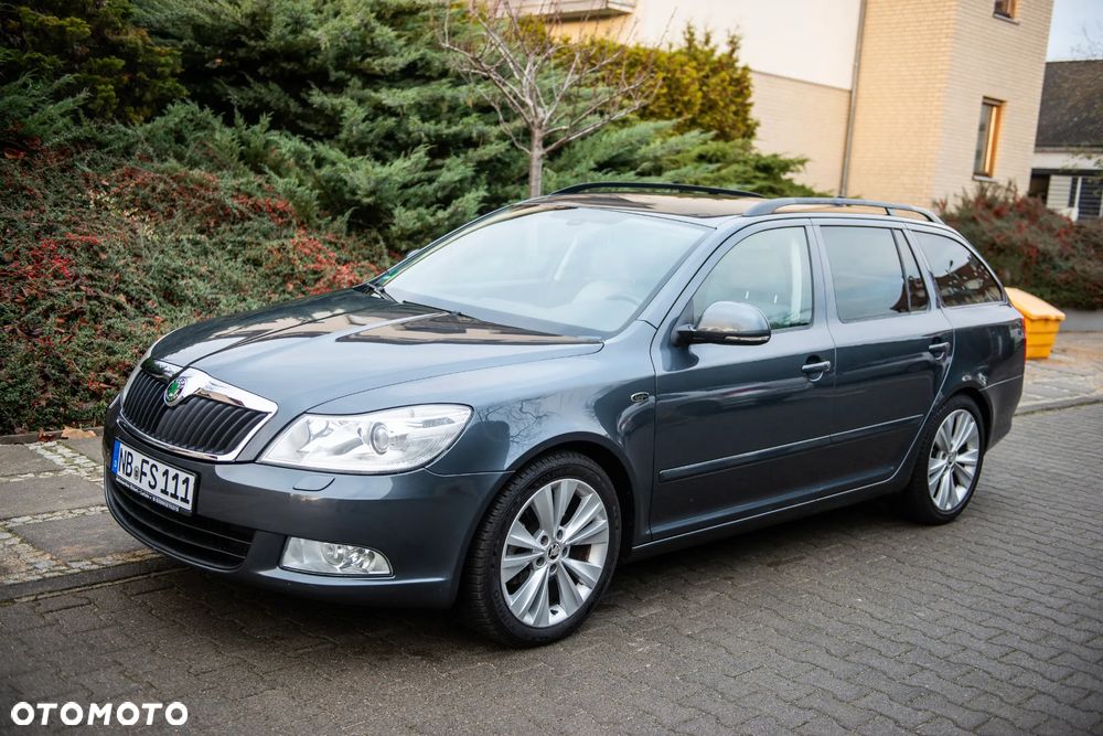 Skoda Octavia 1.8 TSI DSG Laurin & Klement - 2