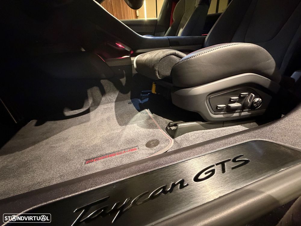 Porsche Taycan GTS - 30