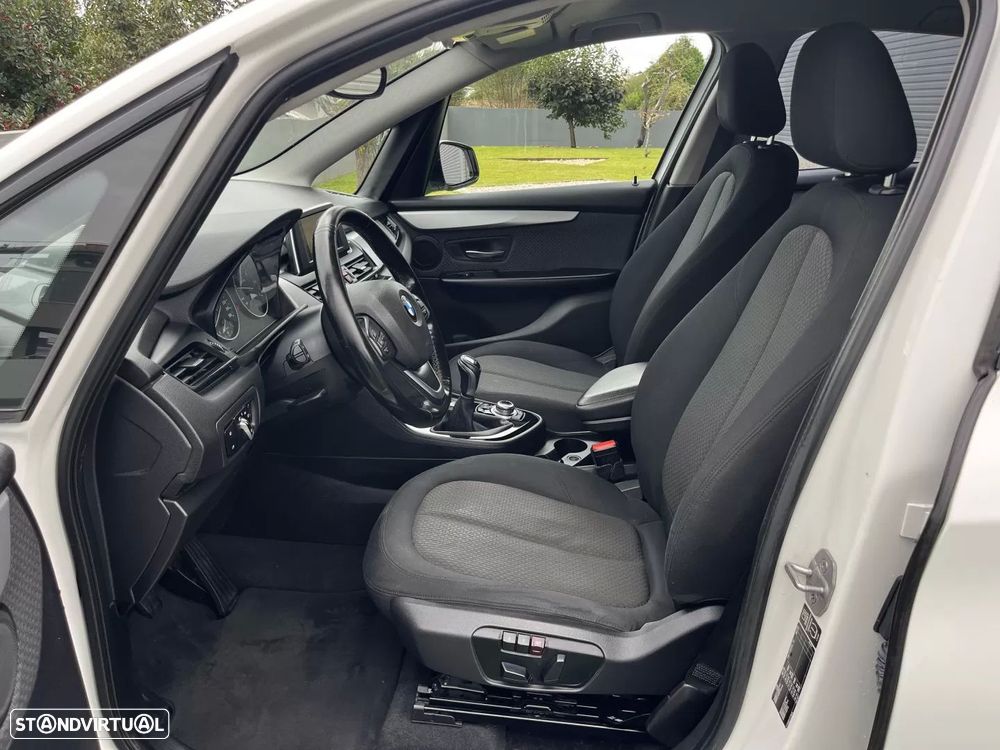 BMW 218 Active Tourer d Line Sport - 28