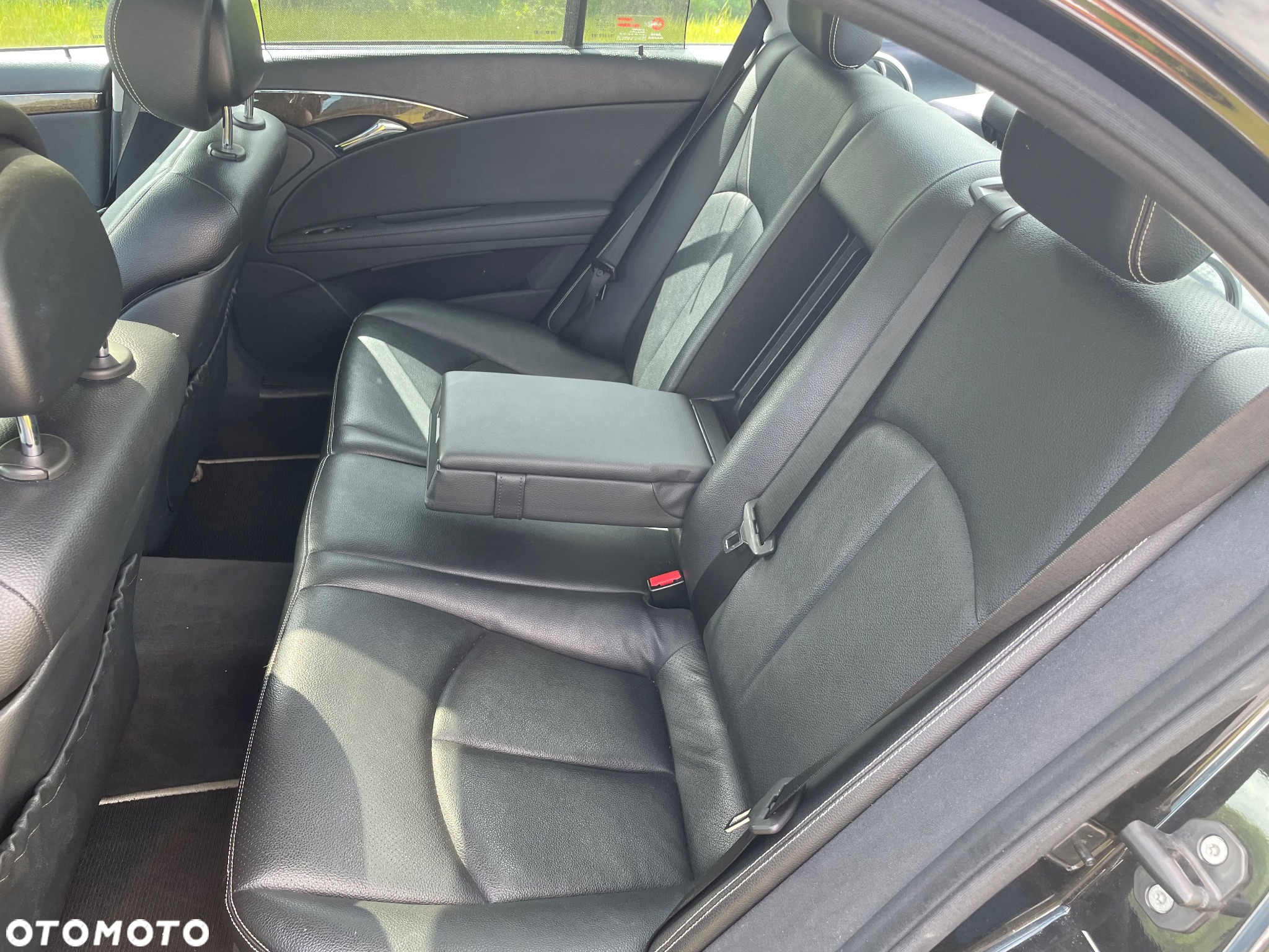 Mercedes-Benz Klasa E 320 CDI T Avantgarde - 27
