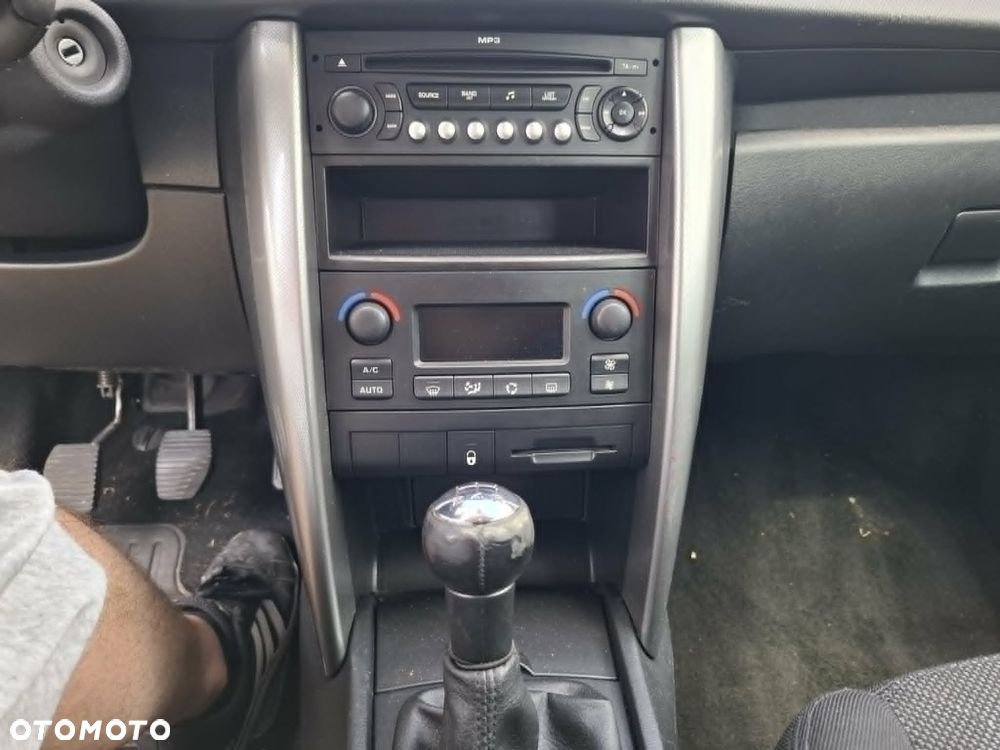 Peugeot 207 1.6 VTi Premium - 8