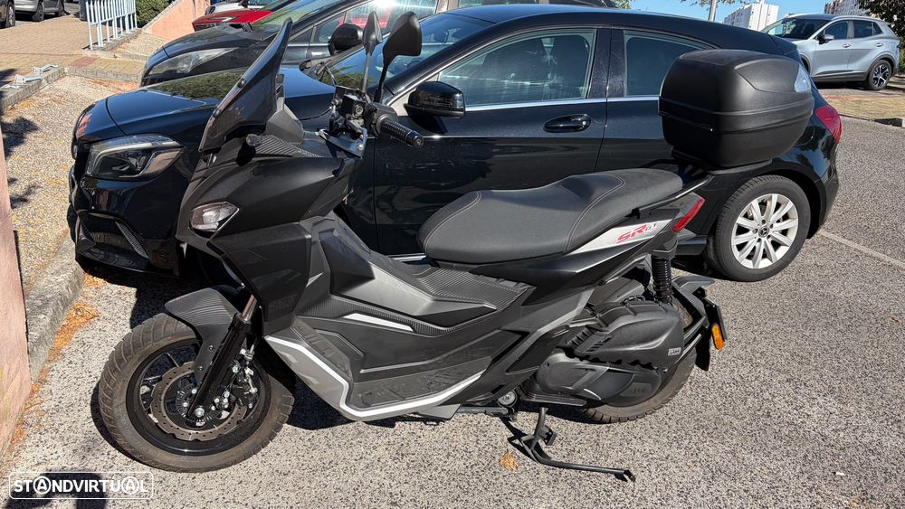 Aprilia SR SR GT - 2