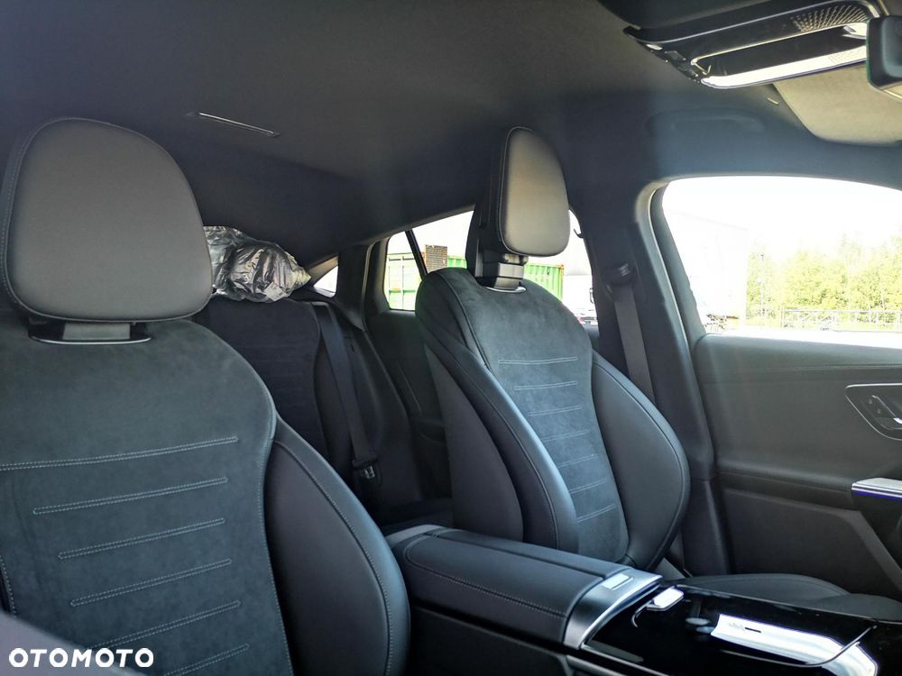 Mercedes-Benz GLC 300 e PHEV 4-Matic AMG Line - 12