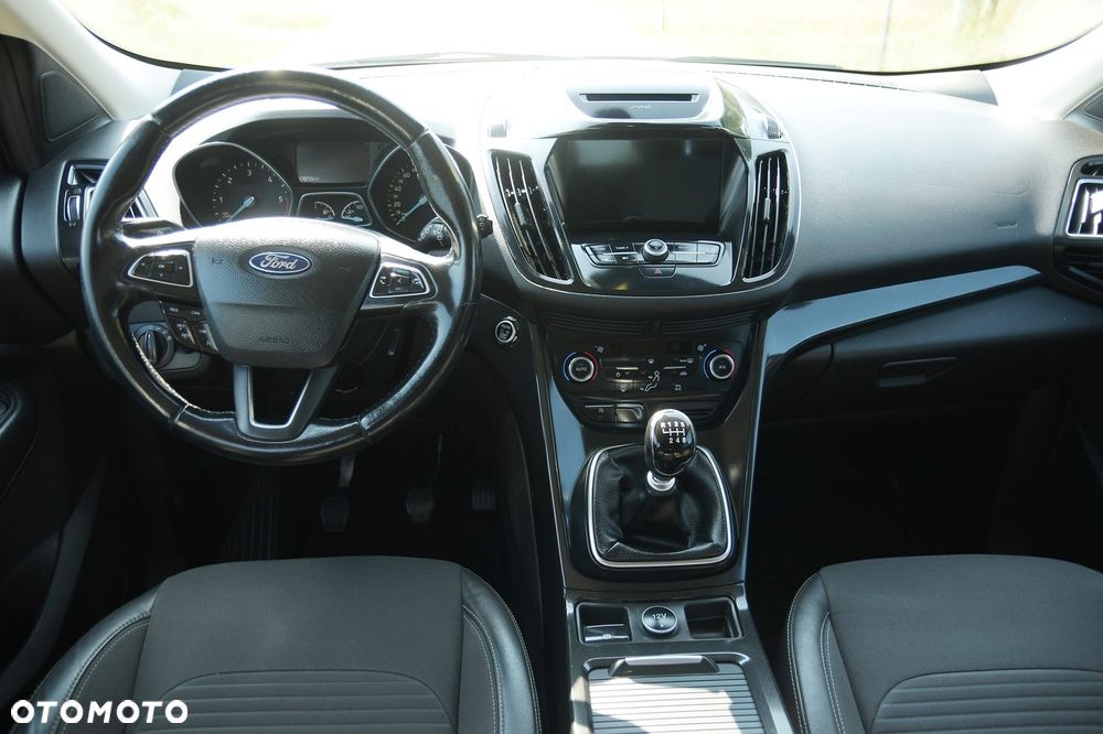 Ford Kuga 2.0 TDCi 2x4 Titanium - 20