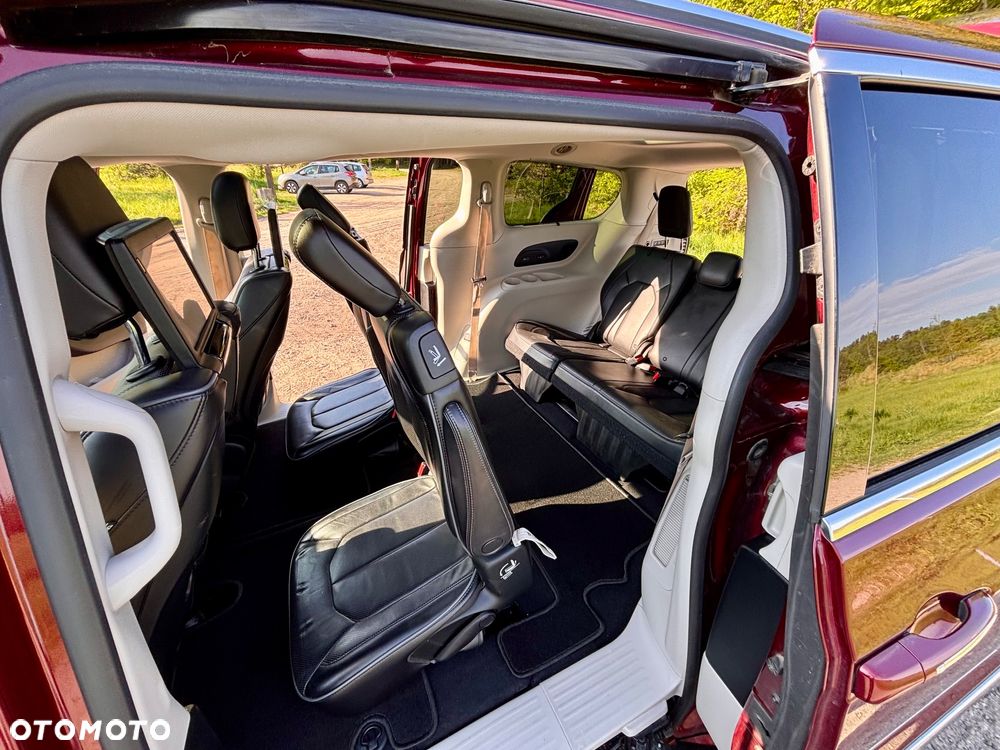 Chrysler Pacifica - 8