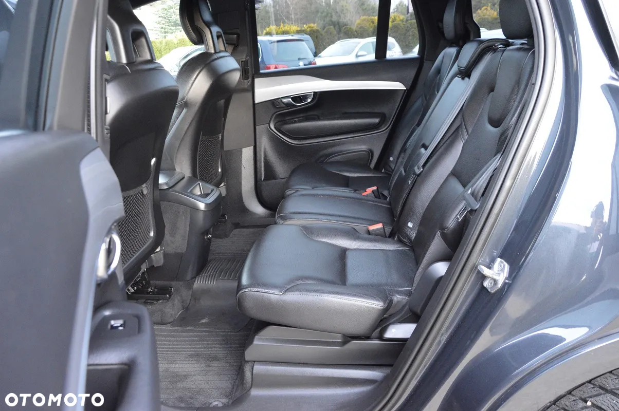 Volvo XC 90 - 25