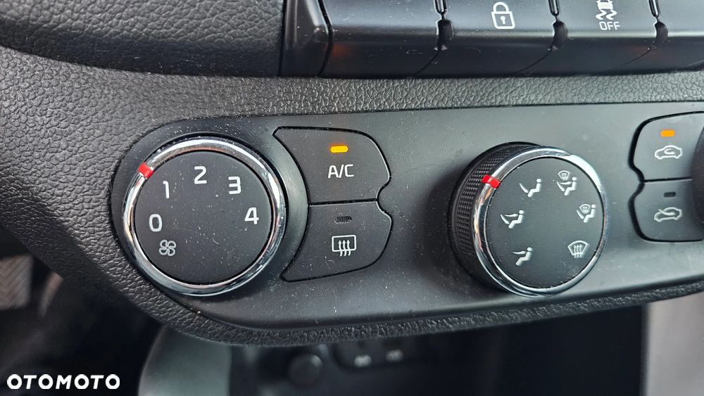 Kia Ceed 1.4 CVVT Dream Team Edition - 33