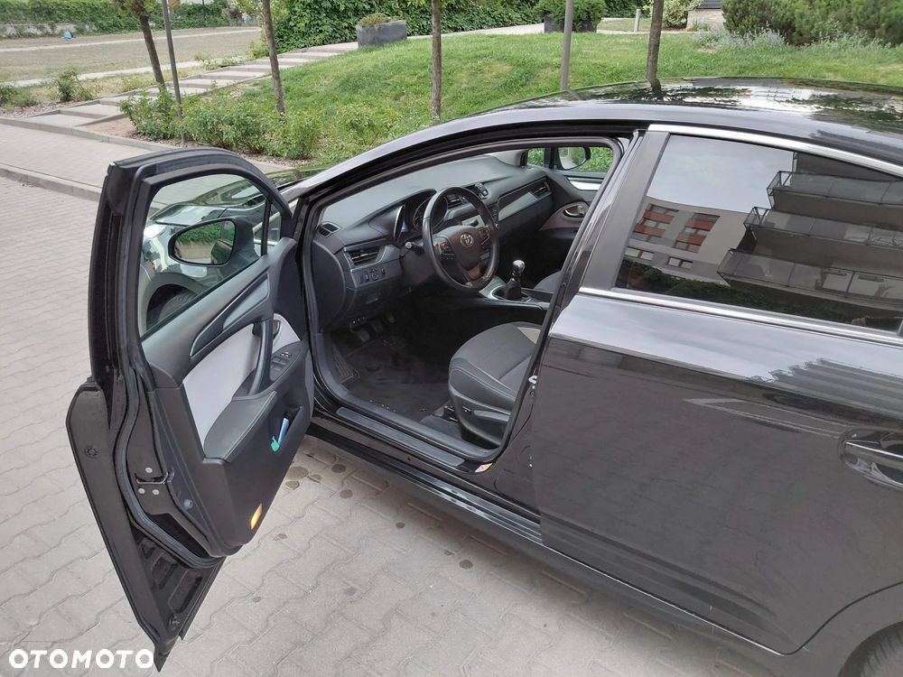 Toyota Avensis 2.0 D-4D Premium - 10